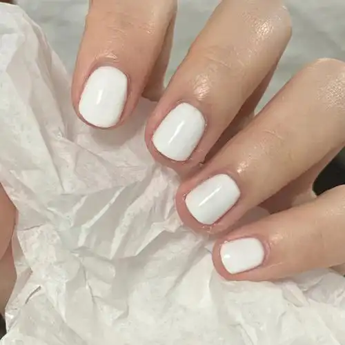 72名创优品指甲油18星期八ins风冷白色