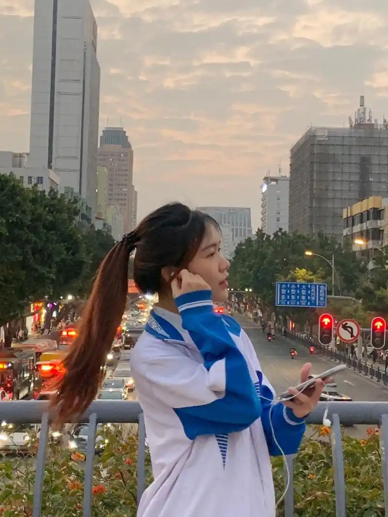 天呐这是广州最好看的校服了吧!