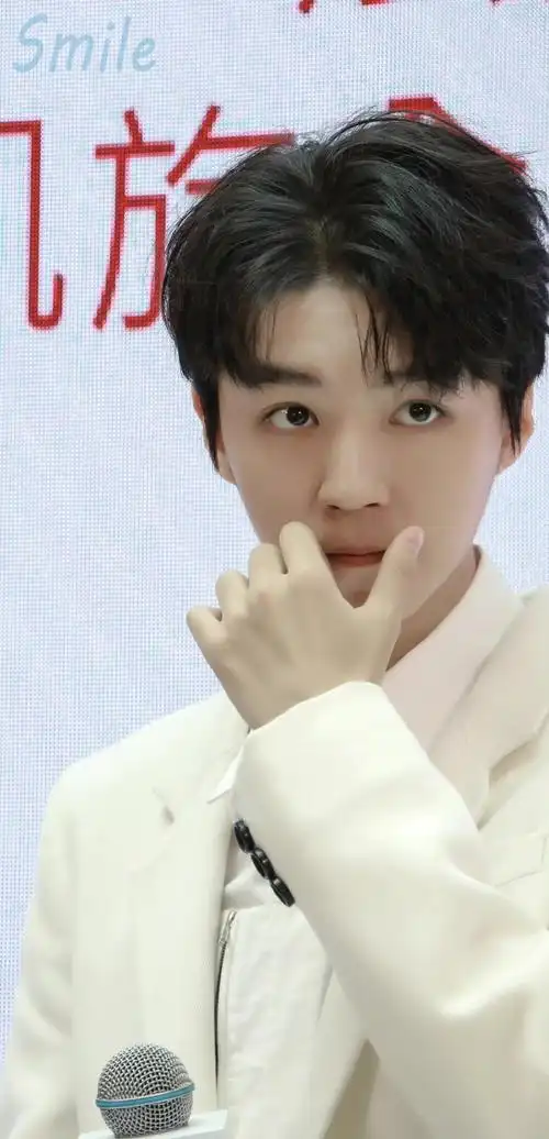 希思黎首位全球品牌代言人#20211111 希思黎见面会92@tfboys-王俊凯