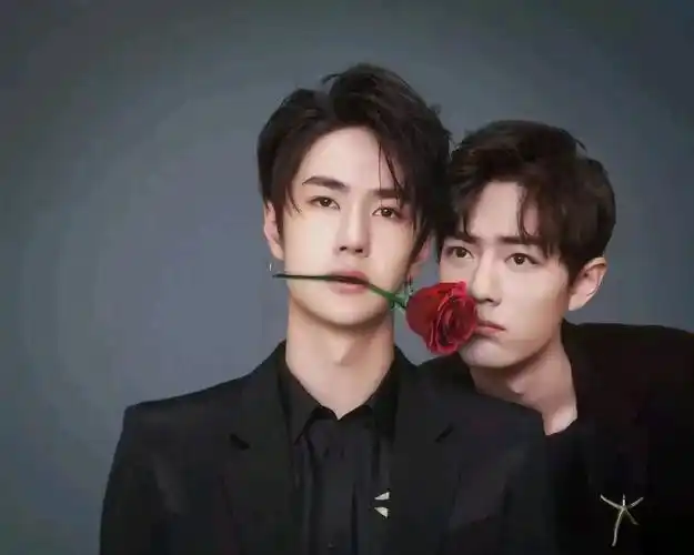 《陈情令》播出之后,特别是肖战和王一博火出了一个新高度,肖战的热搜