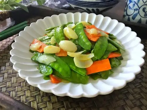 过年家宴素菜,是菜也是药,祛热清肺,对皮肤好,女人要多吃