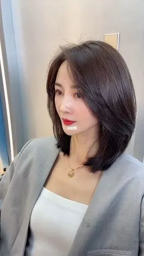 适合长脸方脸凌型脸女生发型