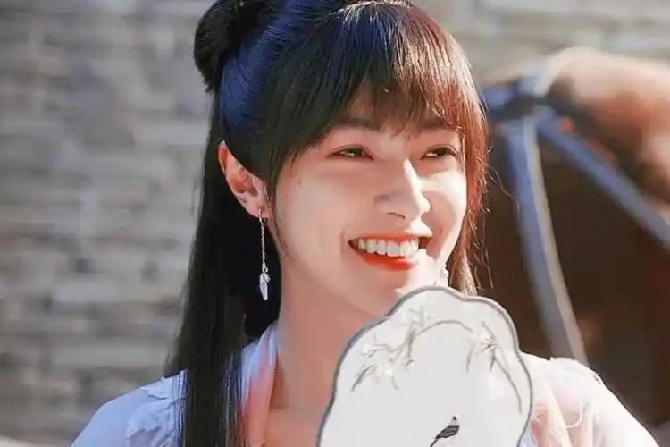 盘点影视剧中的女装大佬!郑业成,许凯不辣眼睛,官鸿有些惊艳.