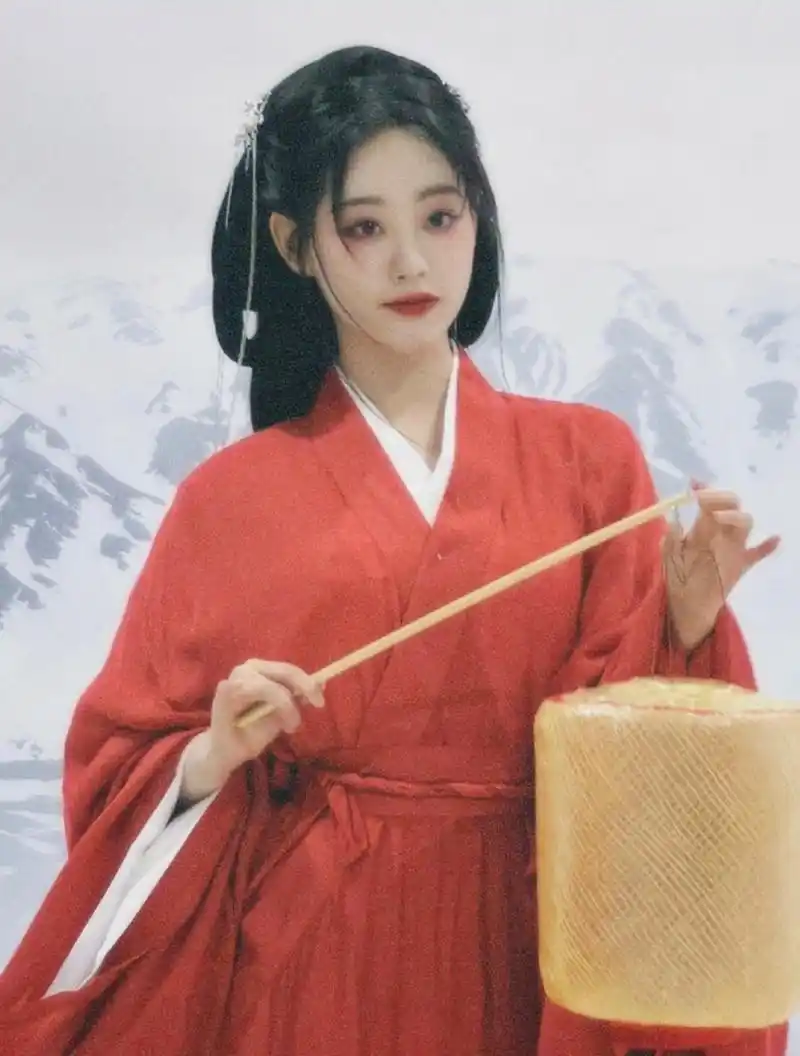 祝绪丹红衣古装造型# 祝绪丹红衣古装造型也太美了吧,红色古装适配度