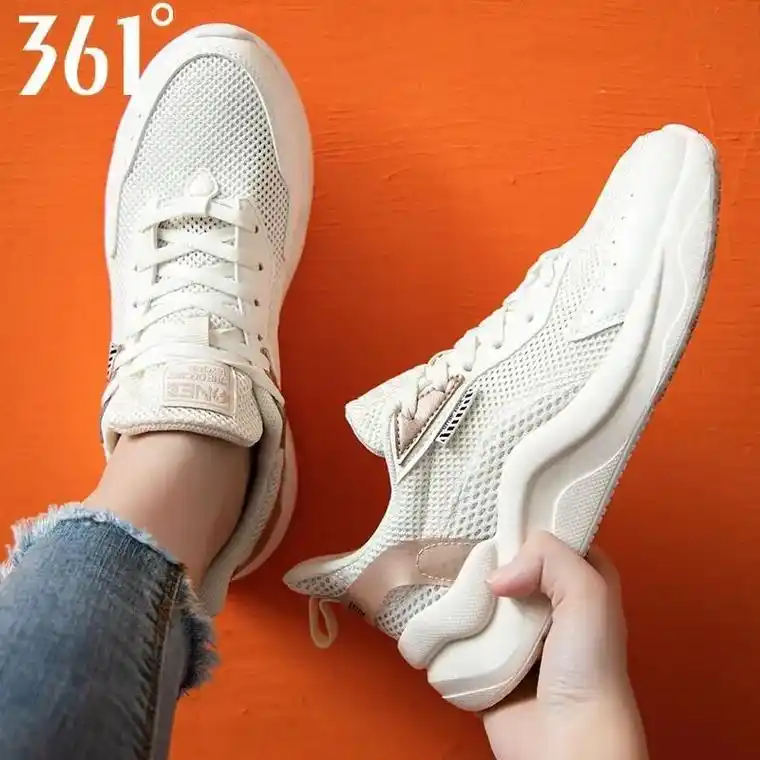 这双361°女运动鞋真的太舒适了!轻盈减震,白色设计简约大气 - 抖音
