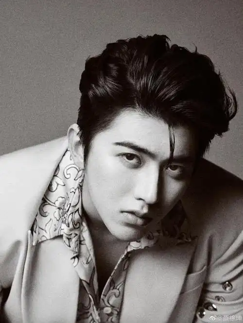 蔡徐坤神隐7天道歉承认交往c女揭真相我在自责和懊悔中