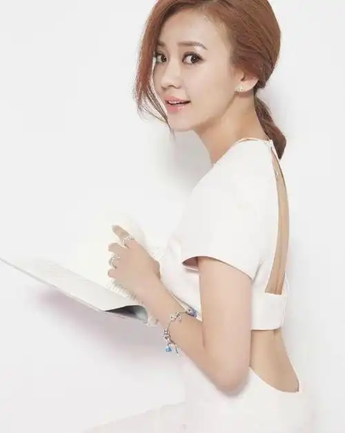 39岁陈意涵颜值甜美身材有料美丽性感的台湾女神