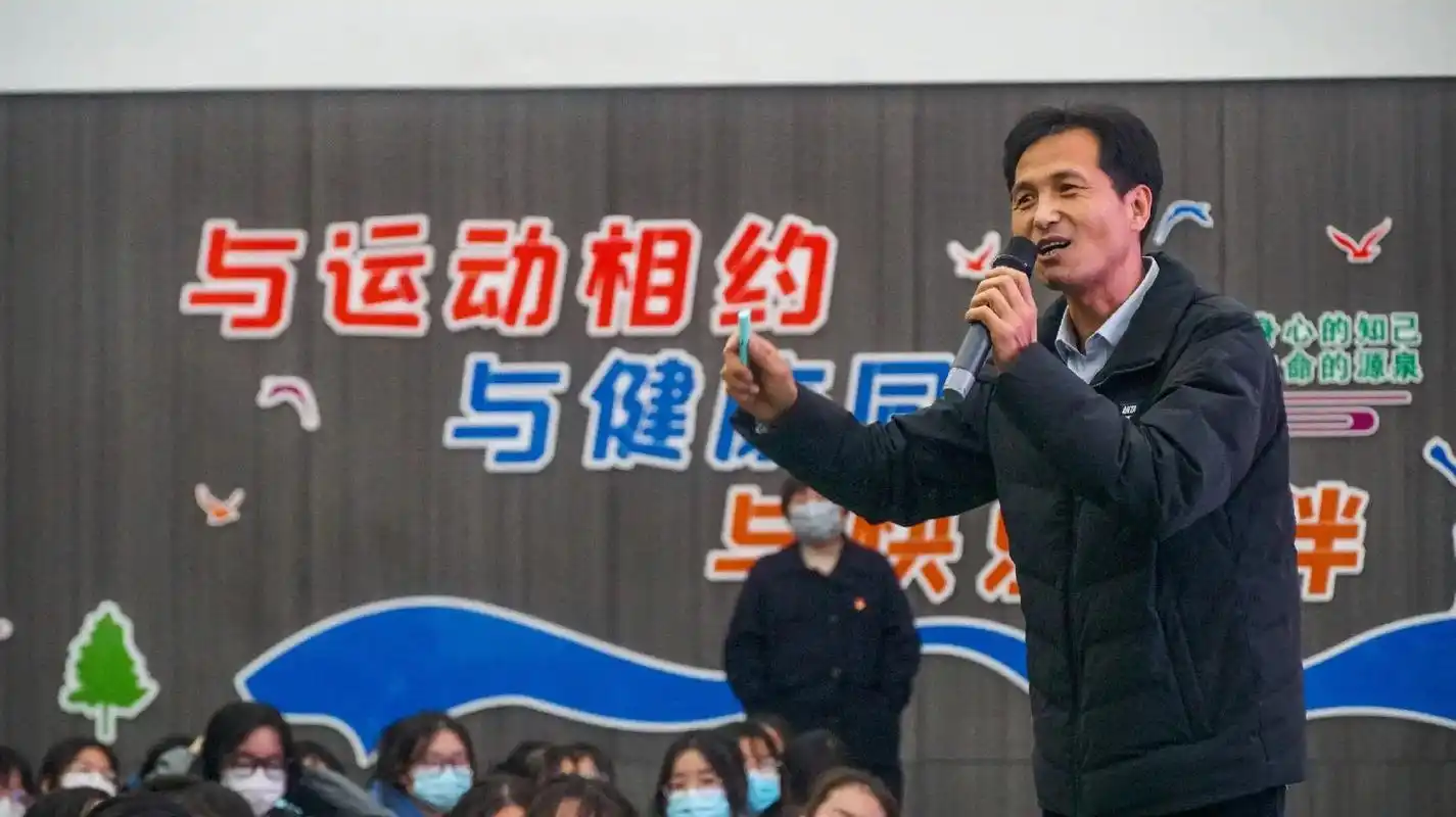 富平县立诚中学开展女生生理心理健康教育.2022年12月14 - 抖音