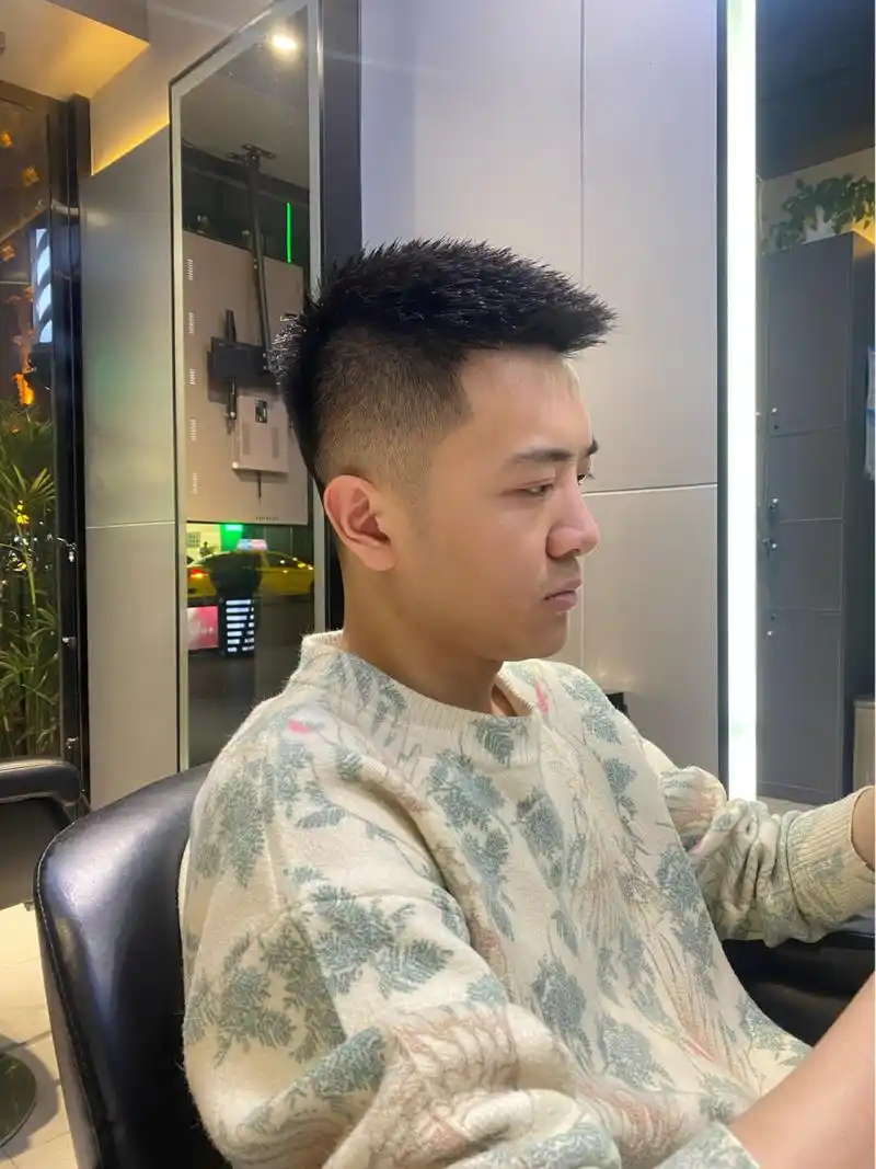 2022阳光帅气飞机头发型 男生不烫不染也好看的发型男生"飞机头"阳光