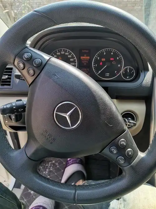 奔驰a级进口2011宽奔驰a160仪表盘英文可以改成中文吗怎么操作谢谢