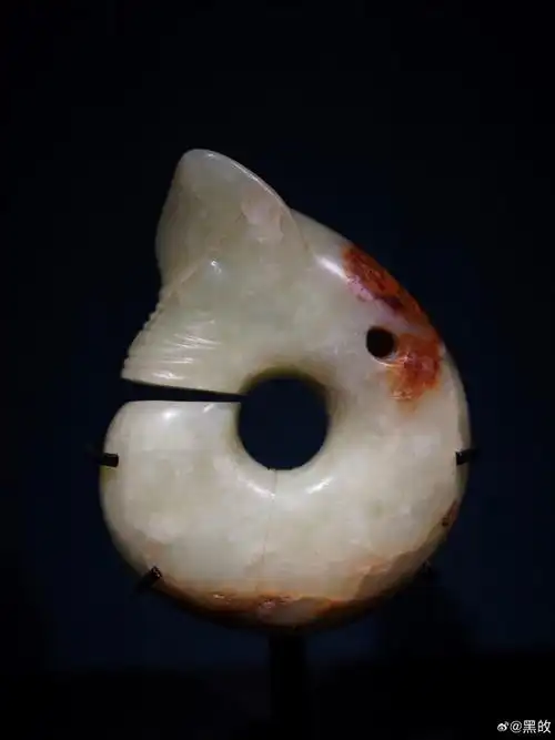 远古龙吟  一组石器时代龙形文物  中国龙的源头已不可考,但目前所