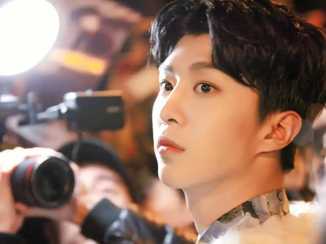 《青春的花路》花絮,范丞丞自备粮食,泡面锅,发家致富有一手