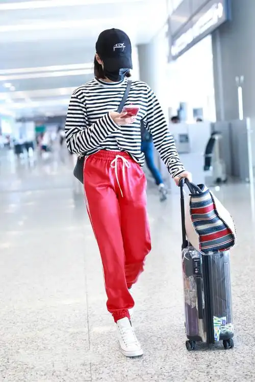 宋茜只是穿了一条红色运动裤就腿长一米八网友同款要卖断货啦