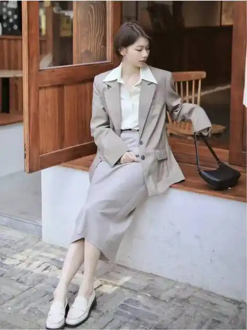 小西装配什么裙子好看图片