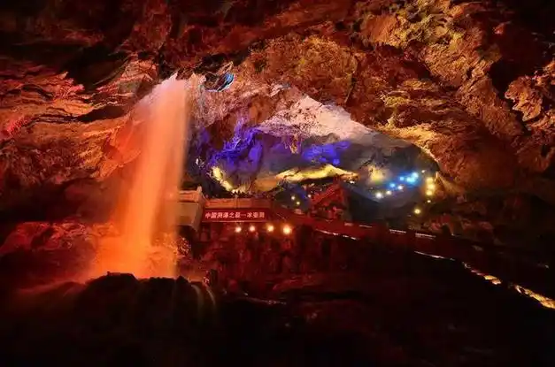 浙江景区金华市双龙洞景区