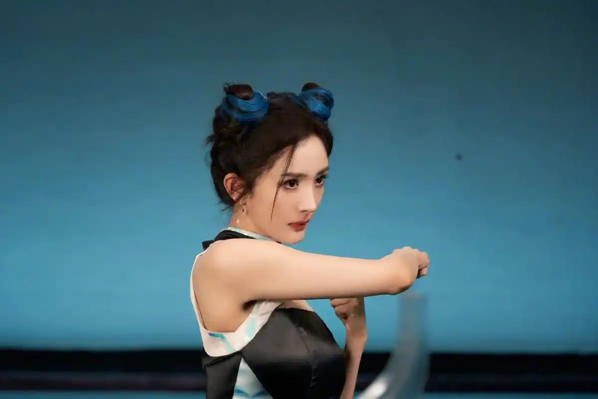 刚毅的格斗家杨幂来也!完美诠释暴力美学.