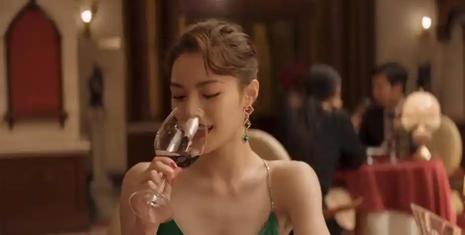 上映四天累计票房不过5000万,《荞麦疯长》输在钟楚曦太美_故事_观众