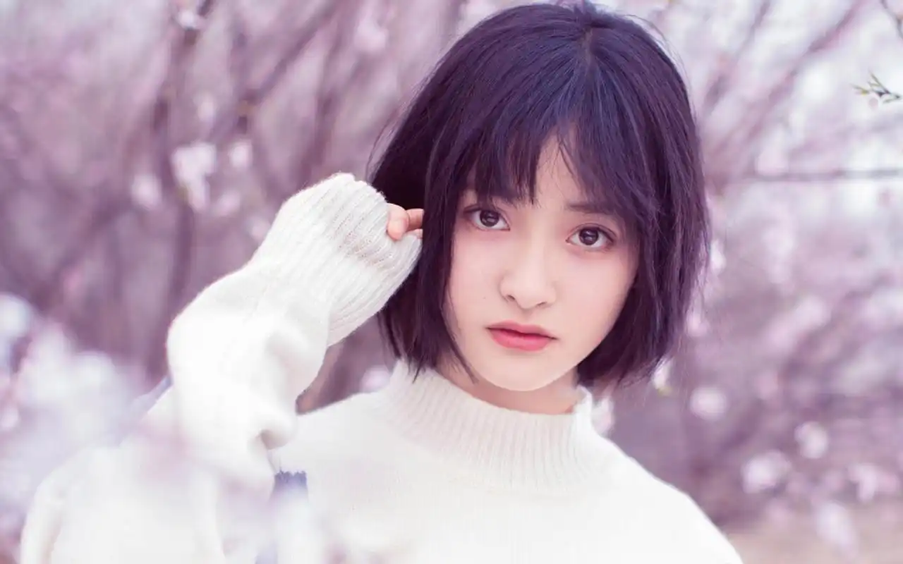 沈月清爽甜美户外写真图片桌面壁纸-大陆明星-壁纸下载-美桌网