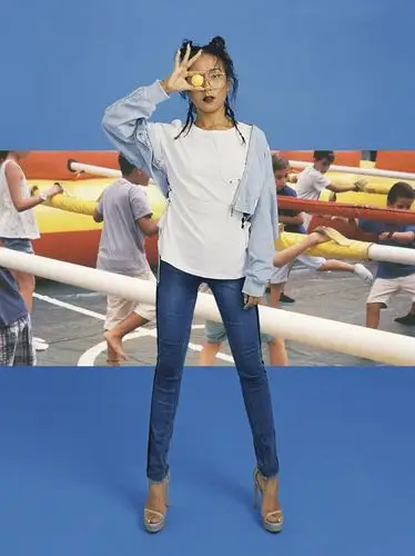 吉克隽逸泳装大片曝光造型清凉性感美背抢眼