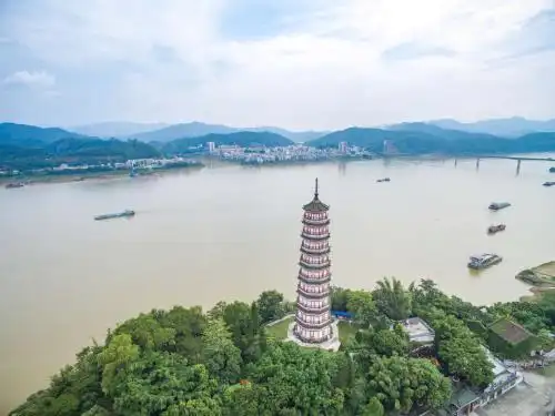 广东德庆三元古塔 三元塔