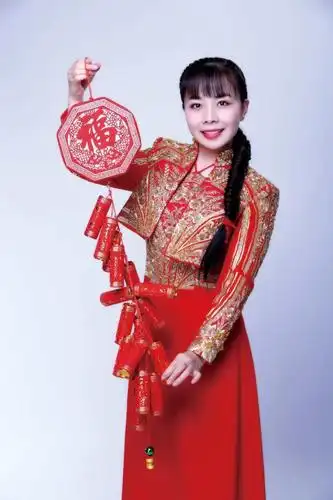 小年夜年味浓听王二妮贺岁单曲新年到品过年的味道