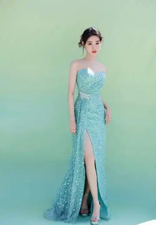 祝绪丹芭莎珠宴浅绿开衩礼服,完美平衡性感与清纯!_时尚_连衣裙_珠宝