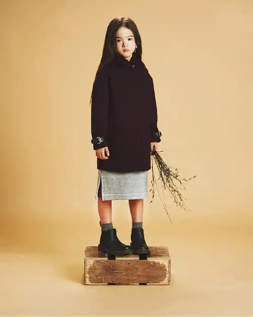 韩英混血儿,萌娃,崔路易,与时尚一线一起走的小女孩