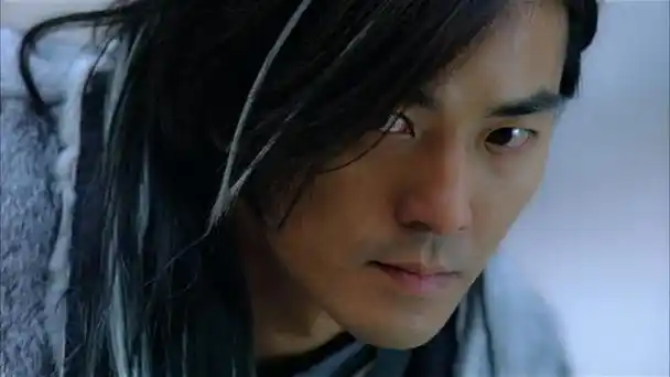 郑伊健是香港的著名演员,从1987年出道至今,已经拍摄了数百部电影和