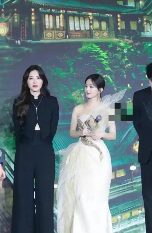 赵丽颖又土又矮算不算人间尤物看她和曾黎的合照你就有答案