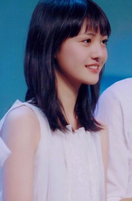 郑爽十年前旧照公开清纯感不输章泽天整容前的脸好看多了