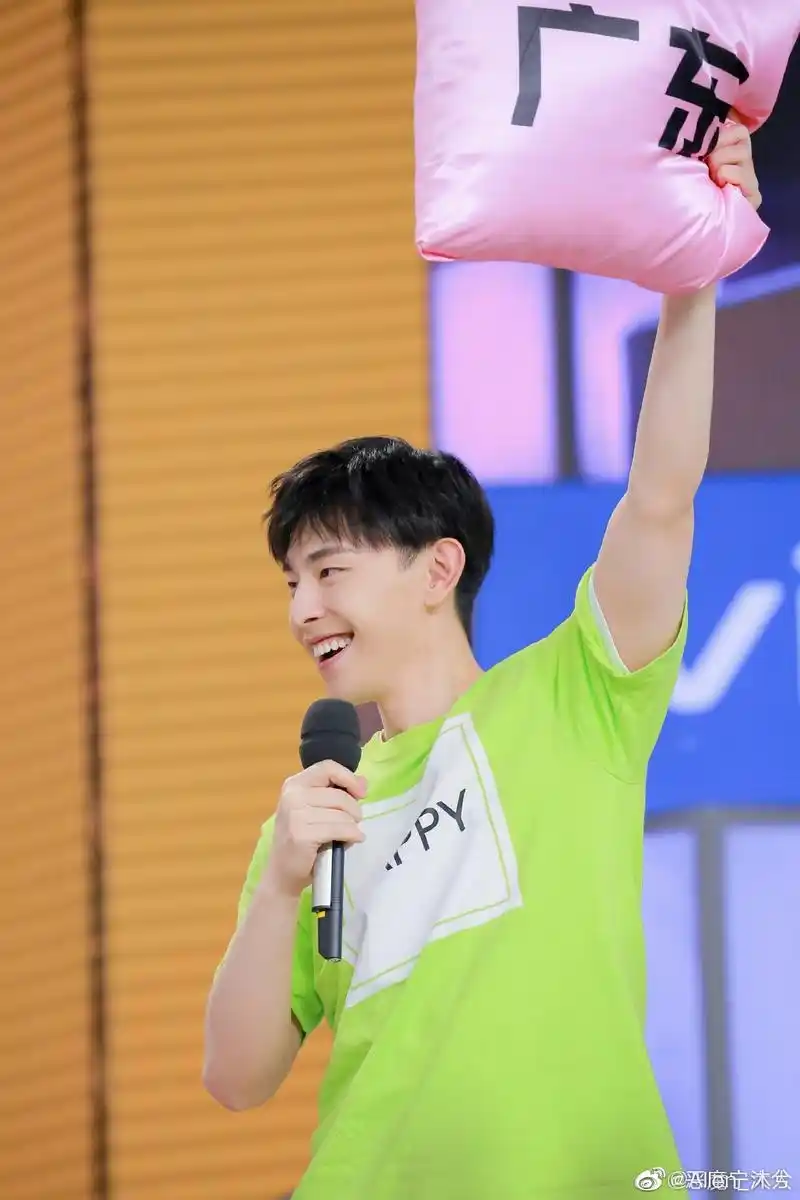 邓伦快本如玉般的综艺感