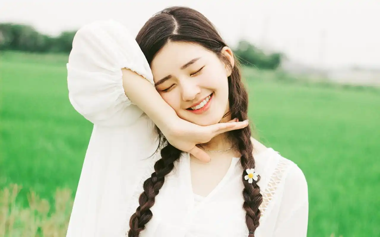 赵露思甜美可爱写真图片桌面壁纸