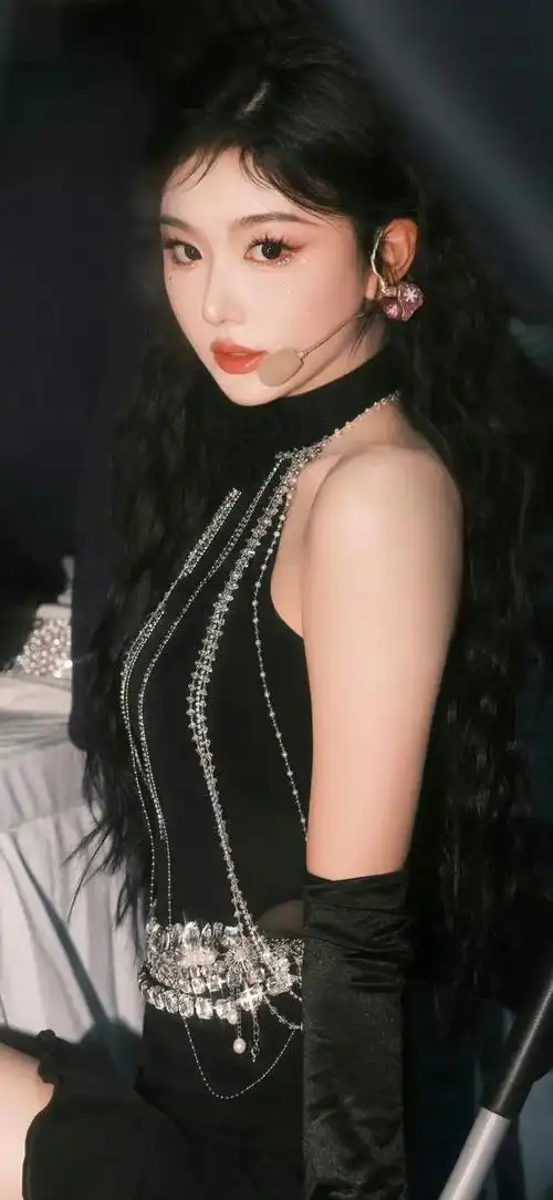 美女系列壁纸第50期-孔雪儿