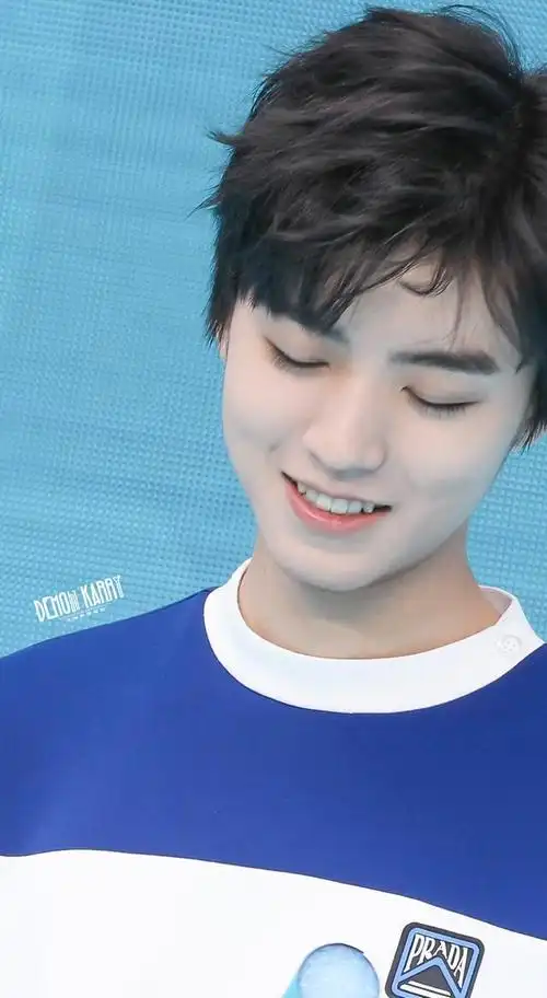 200707王俊凯笑容杀来袭重庆甜豆向你招手