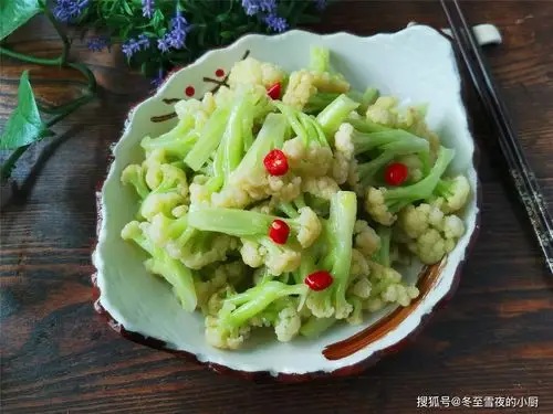 原创菜花夏季这样做,营养流失少,清淡味美,脆嫩口感特好吃