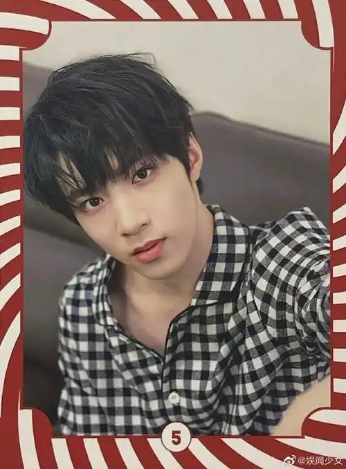 刘耀文锁骨战损妆