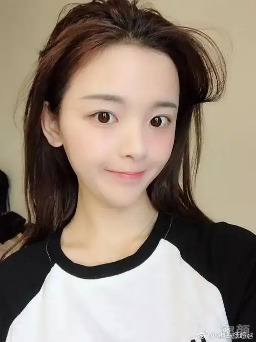 杨超越的变脸迹象也太明显了吧!