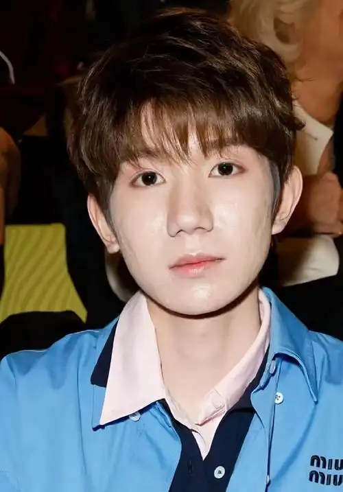 赵露思面色暗嘴大,高圆圆露牙花,王源疤痕掩不住