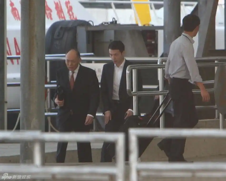 11月10日下午4点,郭晶晶和霍启刚南沙婚宴进入倒计时阶段,霍震寰等