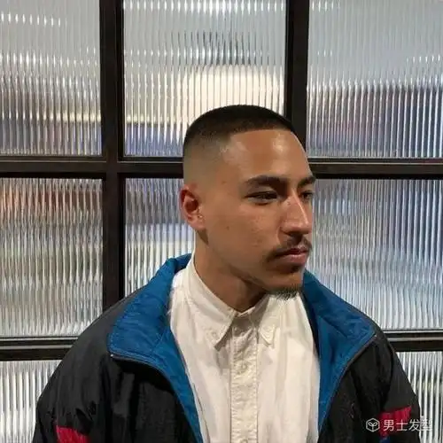 换个发型等于换脸 今年春夏有这三款就够了|寸头|锅盖头|发型_新浪