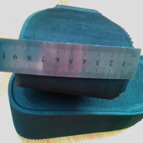 后跟高度9厘米,误差2毫米