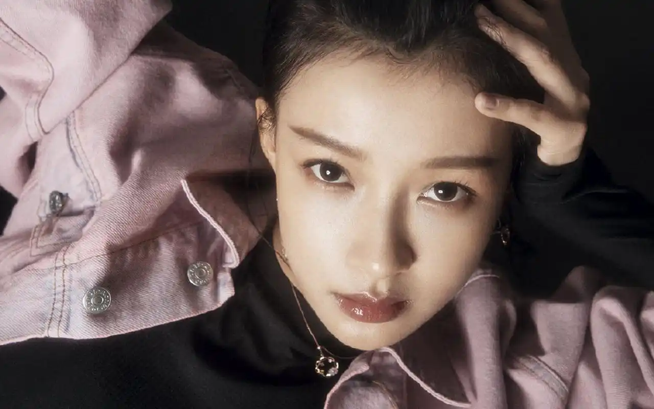 孙怡个性写真图片桌面壁纸