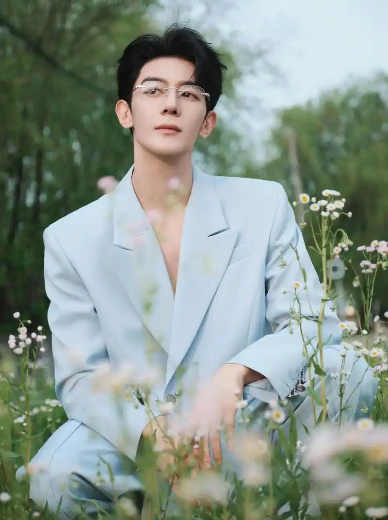 夏之光壁纸 之无框眼镜系列,#花开时节又逢君 - 抖音