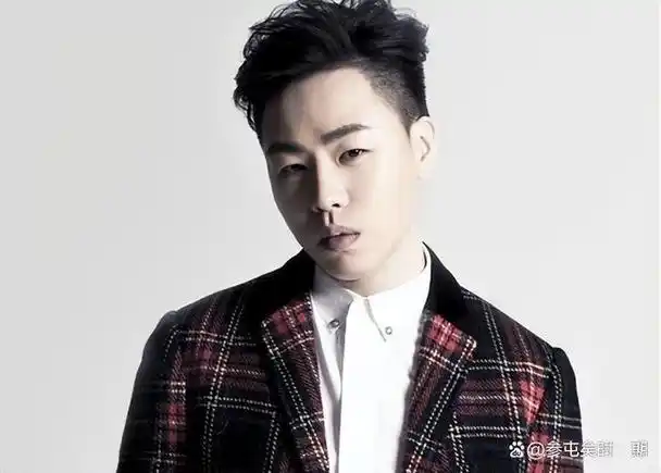 当红歌星胡彦斌:爸爸英年早逝,我还妈妈亲情和阳光