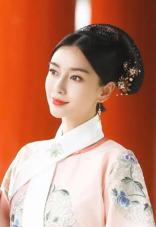 angelababy的古装扮相一直都是美若天仙罕见的清宫照更是惊艳
