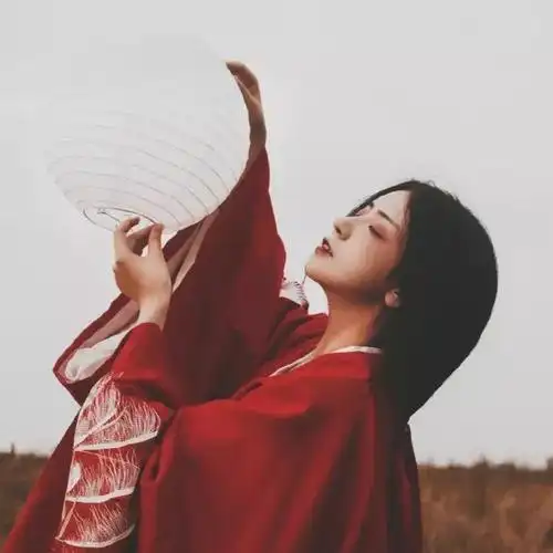 唯美红衣古风女生头像|拾尽春花皆是你