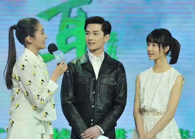 《左耳》全阵容亮相 苏有朋否认陈都灵似奶茶妹妹"