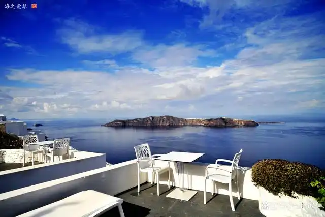 爱琴海,一个很唯美,很诗意的名字;一片很温柔,很浪漫的风景.