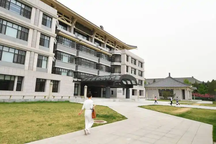 当美丽邂逅书香北京大学图书馆