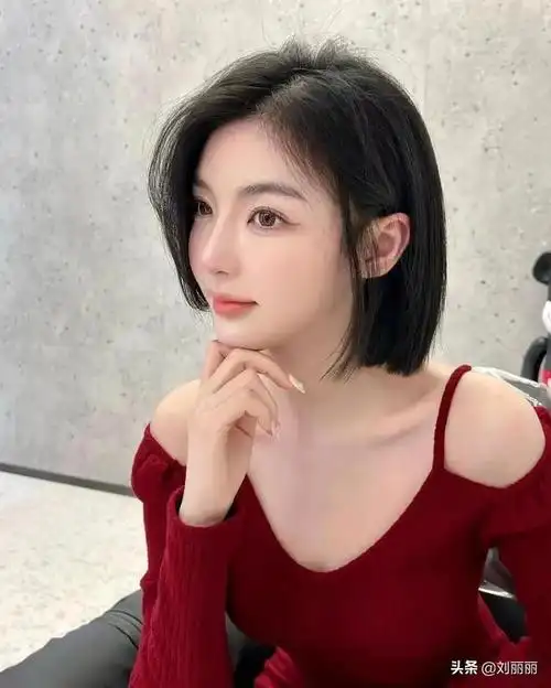 2020最火发型女中短发卷发 中短卷发发型女2020流行发型